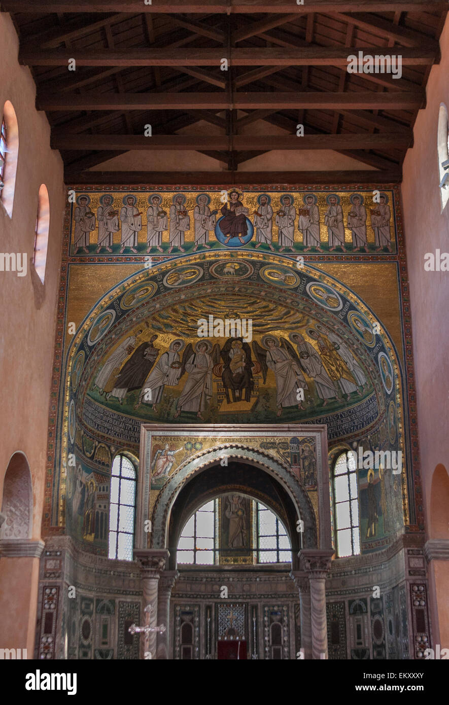 Interno della Basilica Eufrasiana di Parenzo in Istria, Croazia. UNESCO - Sito Patrimonio dell'umanità. Foto Stock