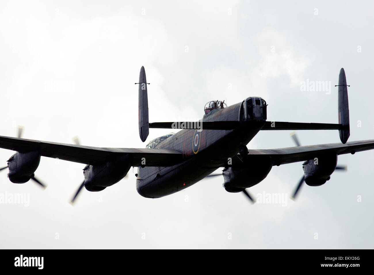 683 Avro Lancaster B1 UK Royal Air Force a Farnborough Airshow internazionale 2014 Foto Stock