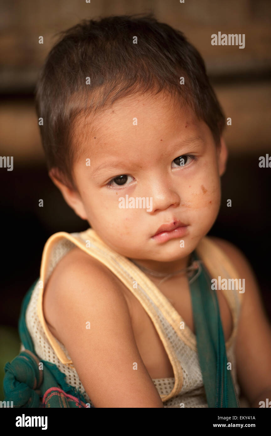 Karen rifugiati a bambino Noh Poh Refugee Camp; Noh Poh Mae Sot Chiang Mai Thailandia Foto Stock