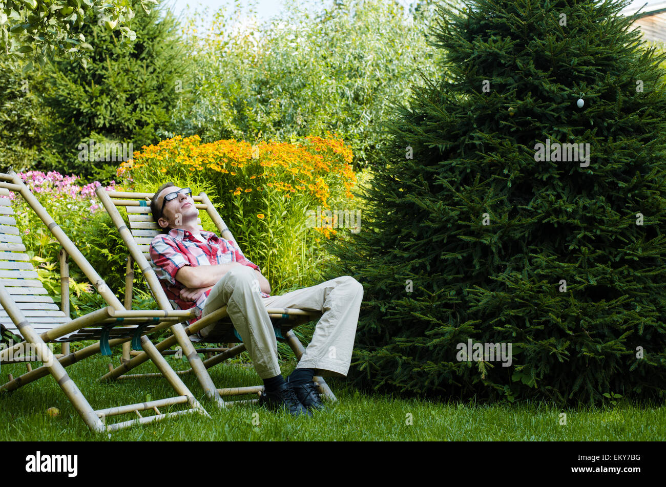 Uomo relax outdoor Foto Stock