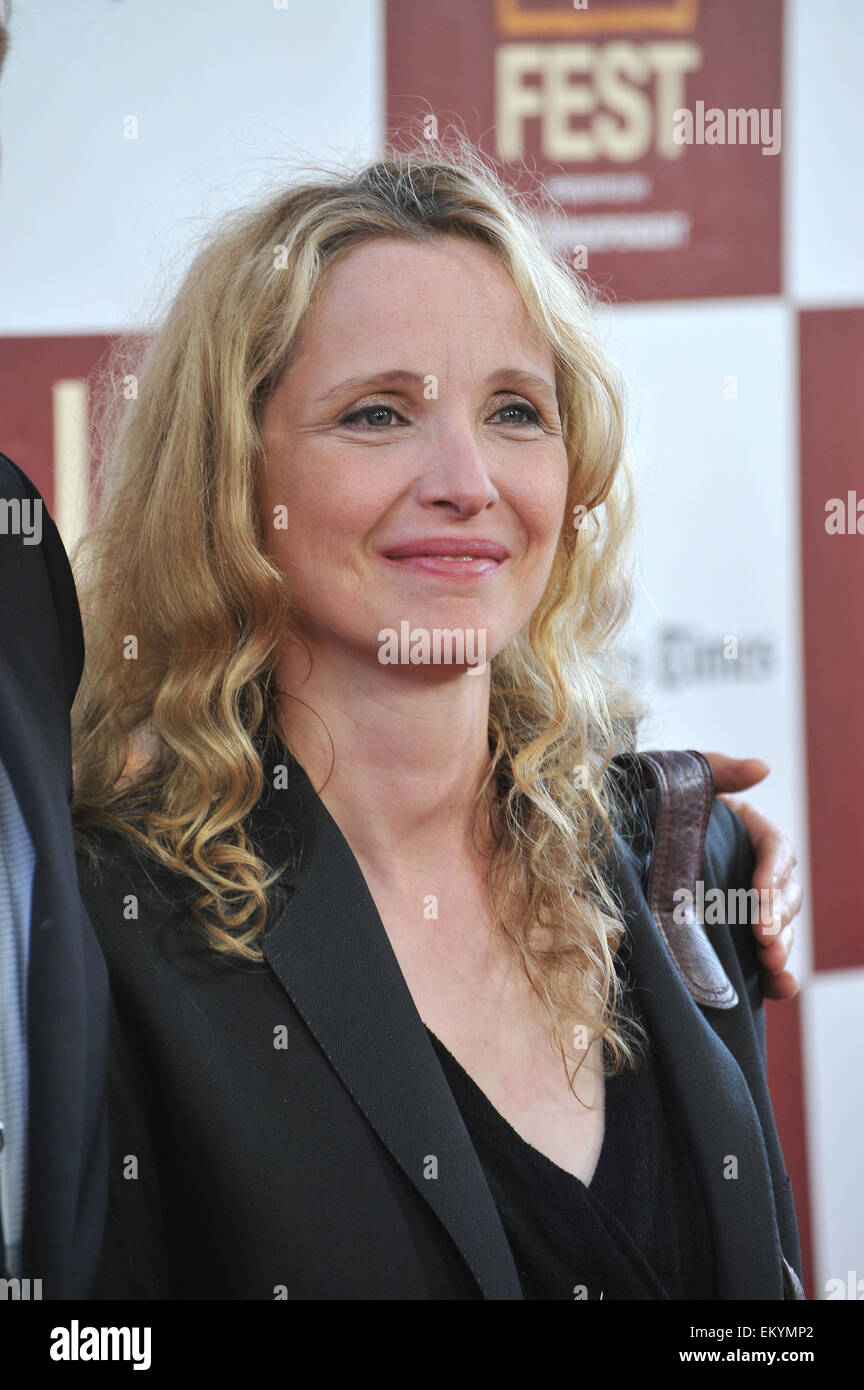 LOS ANGELES, CA - Giugno 15, 2012: Julie Delpy al la Film Festival premiere di " a Roma con amore' al Regal Cinemas la Live. Foto Stock