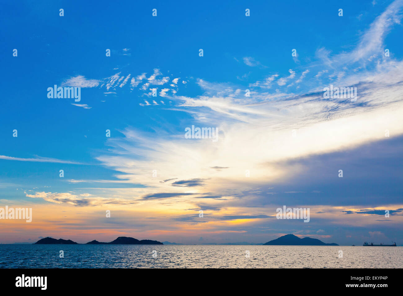 Tramonto a isola Foto Stock