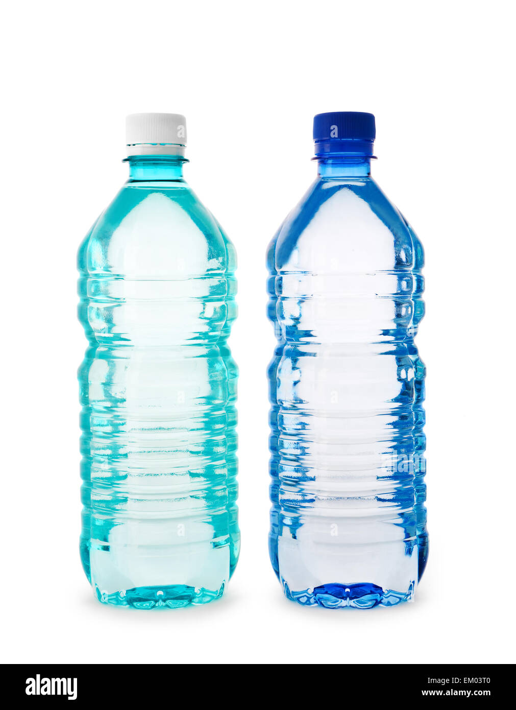 Due bottiglia trasparente di acqua isolato su bianco Foto Stock