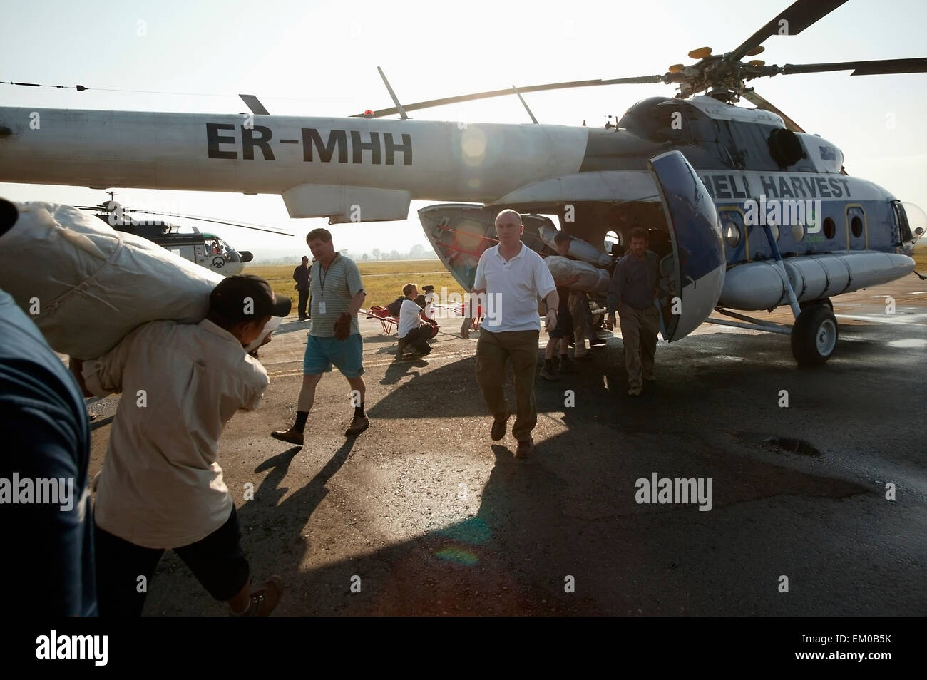 Aiuto , Indonesia,Banda Aceh,Oxfam elicottero Foto Stock