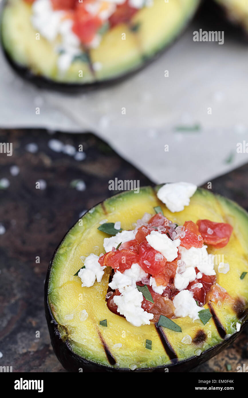 Farcite avocado alla griglia Foto Stock