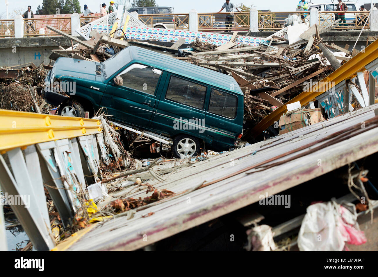 Auto,Indonesia,macerie,Banda Aceh Foto Stock