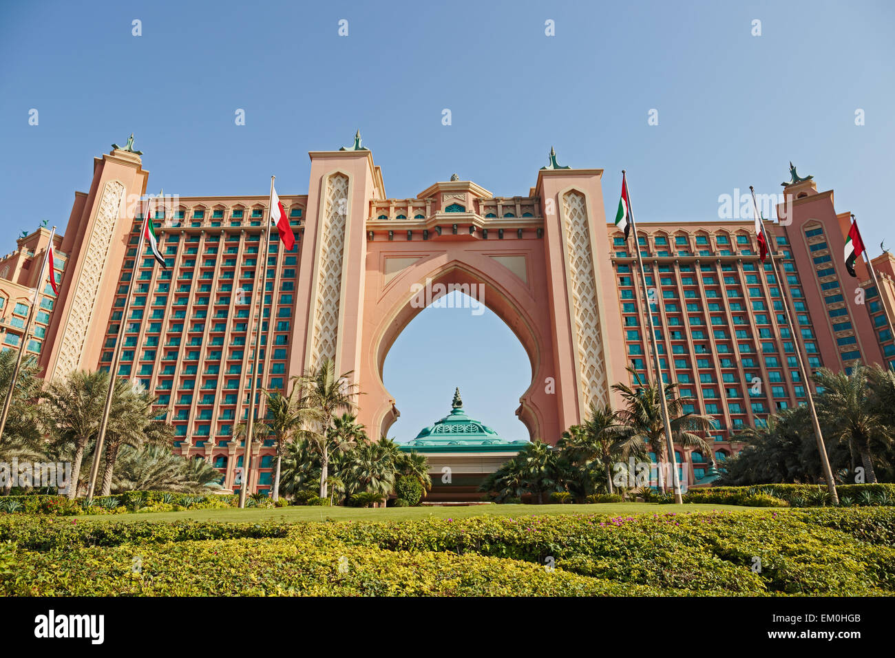 DUBAI, UAE-novembre 3: Vista Atlantis Hotel il 3 novembre 2013 a Dubai, UAE. Il resort si compone di due torri collegate da un brid Foto Stock