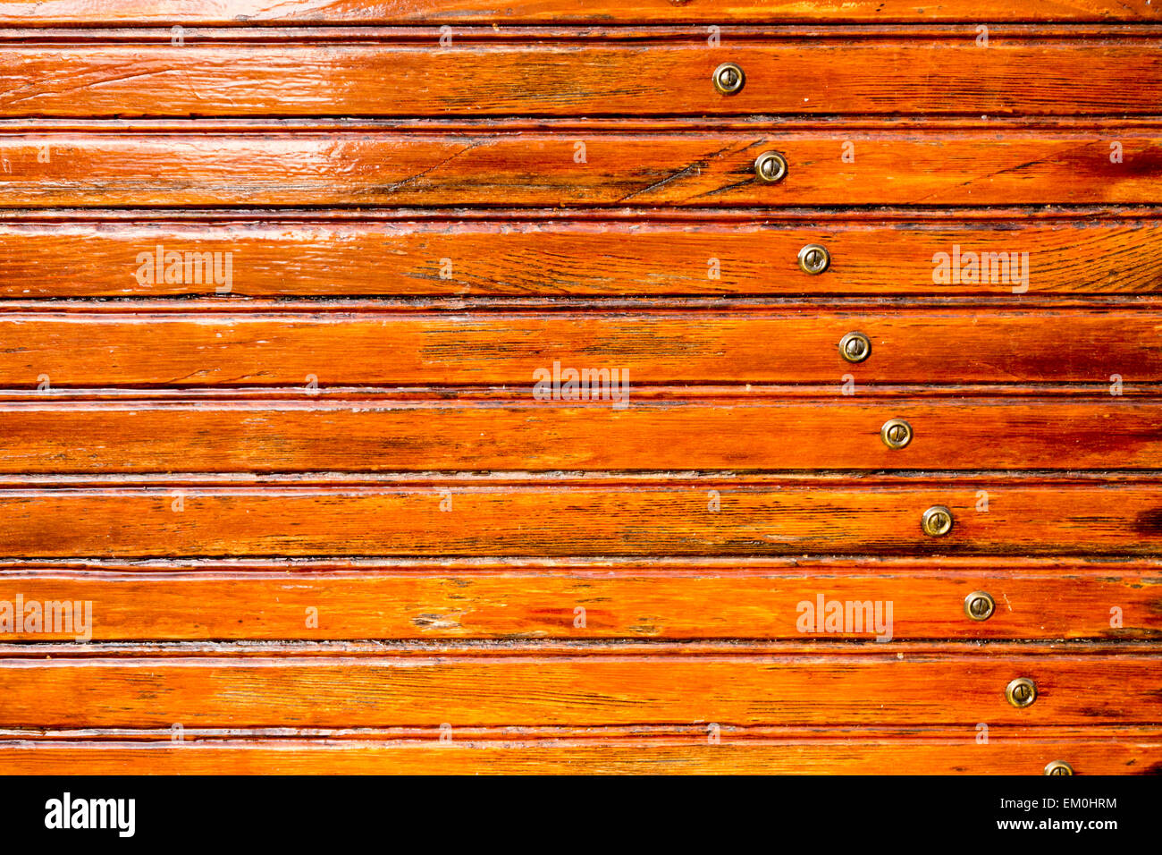 Assicelle di legno di un vecchio circus caravan, laccato lucido di pannelli di legno Foto Stock