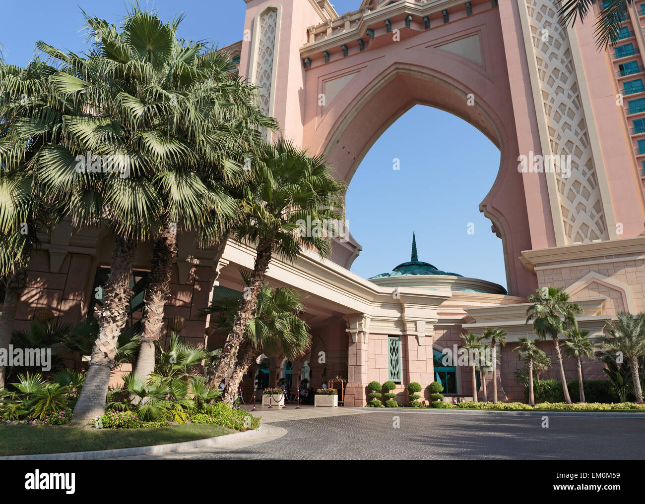 DUBAI, UAE-novembre 3: Vista Atlantis Hotel il 3 novembre 2013 a Dubai, UAE. Il resort si compone di due torri collegate da un brid Foto Stock