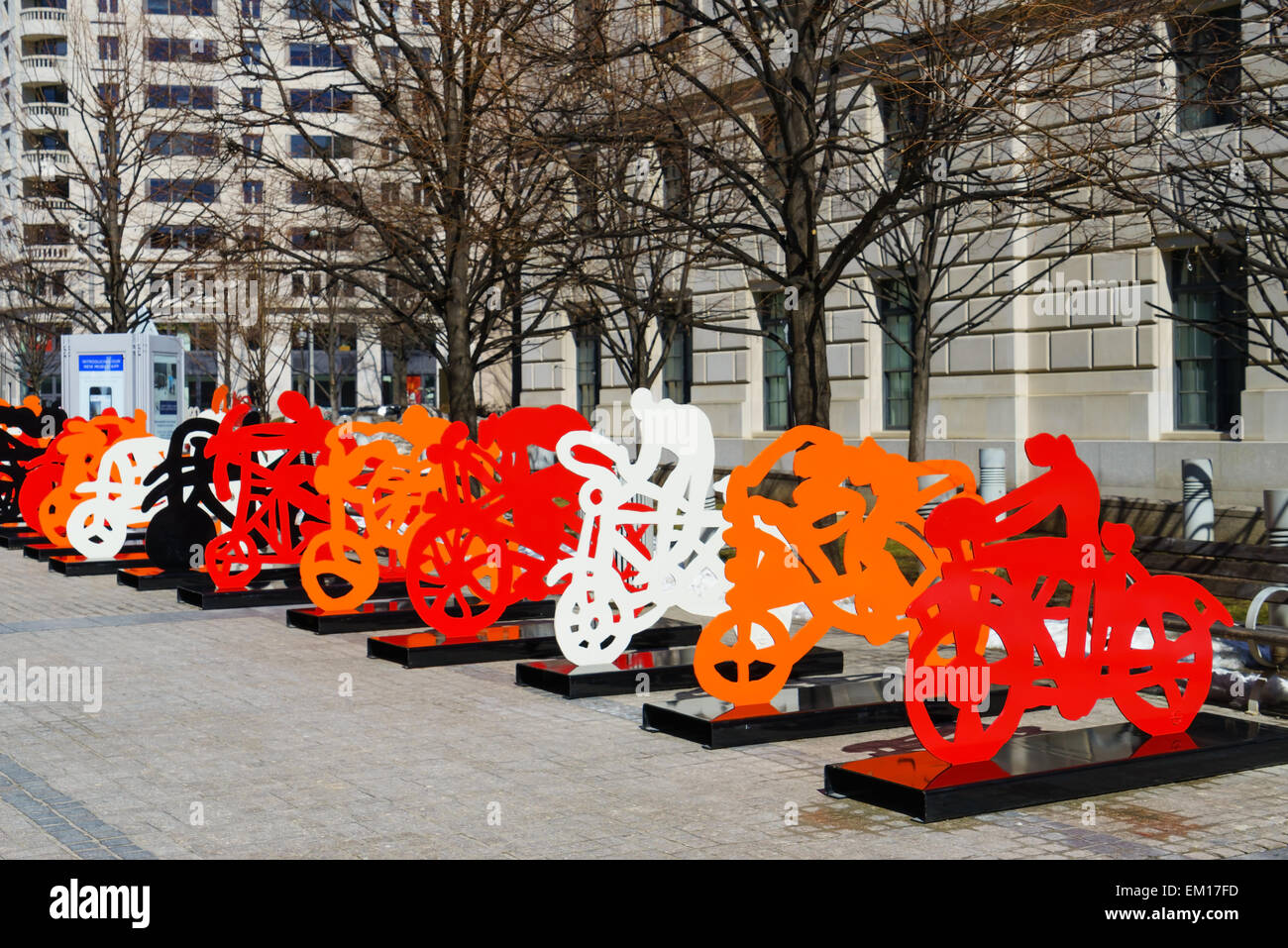 Tagliare le biciclette colorate come arte di strada in Washington DC, Stati Uniti d'America. Foto Stock