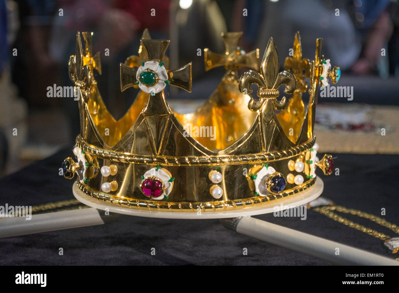 Replica Corona Del Re Richard Iii Sul Display Alla Cattedrale Di Leicester Leicester England Regno Unito Foto Stock Alamy