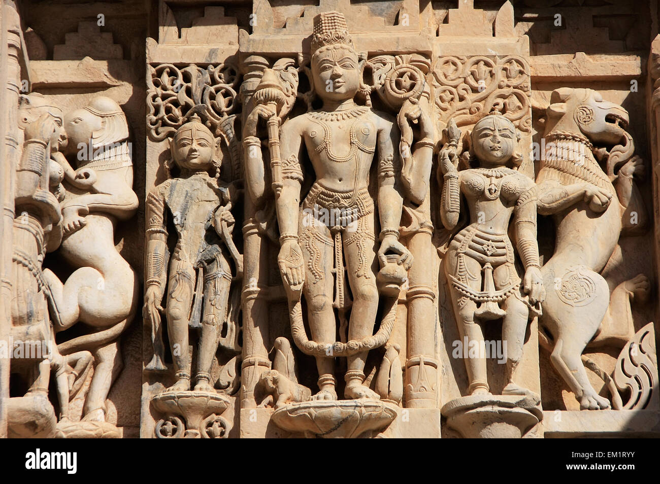Scultura decorativa, Jagdish temple, Udaipur, Rajasthan, India Foto Stock