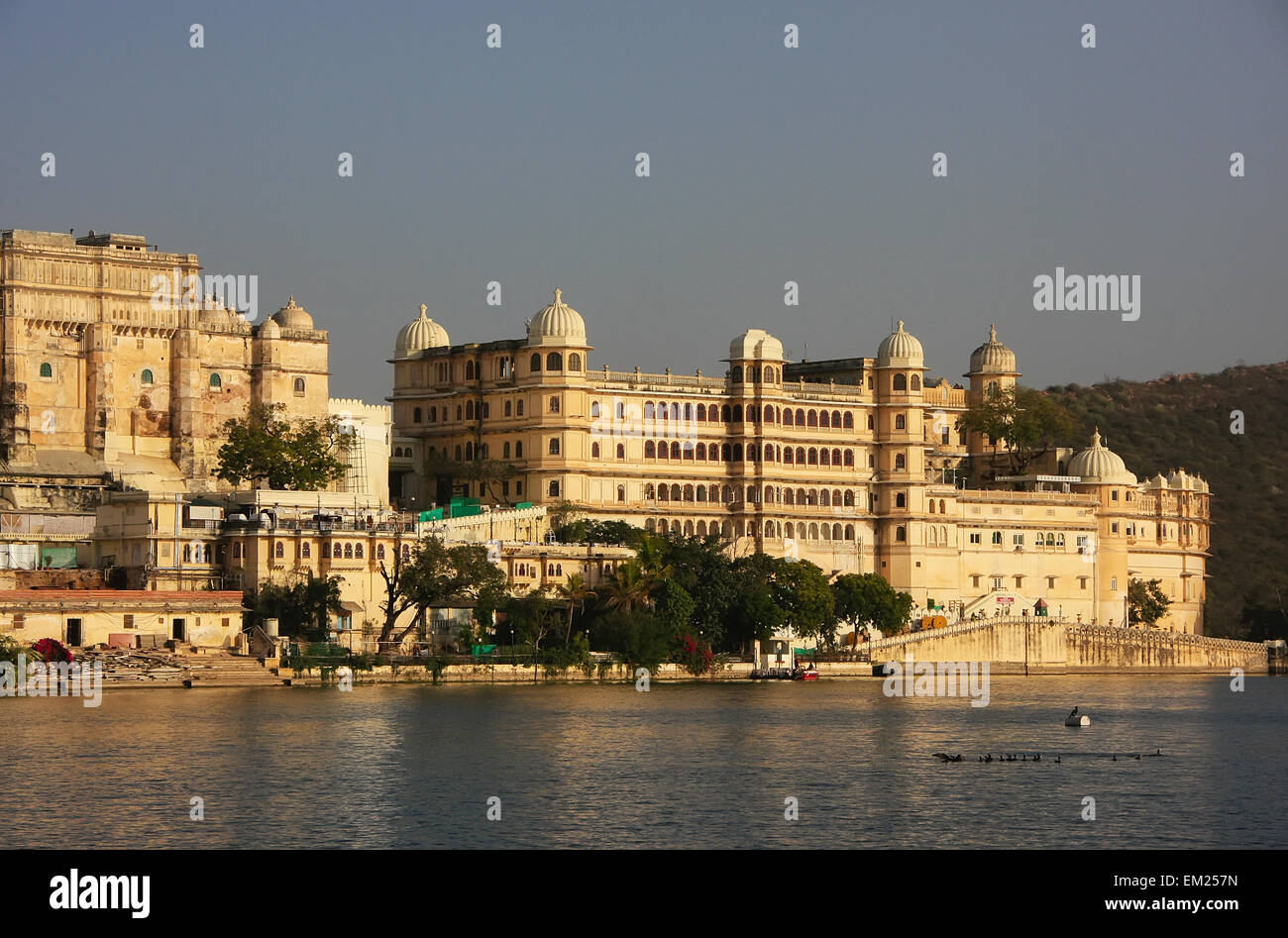 Palazzo di Città complessa, Udaipur, Rajasthan, India Foto Stock