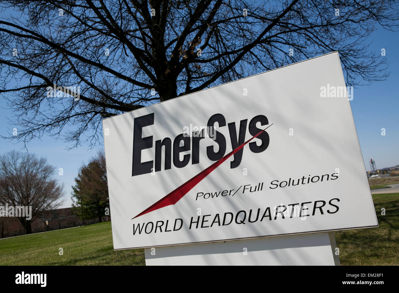 Un logo segno al di fuori della sede di Enersys nella lettura, Pennsylvania. Foto Stock