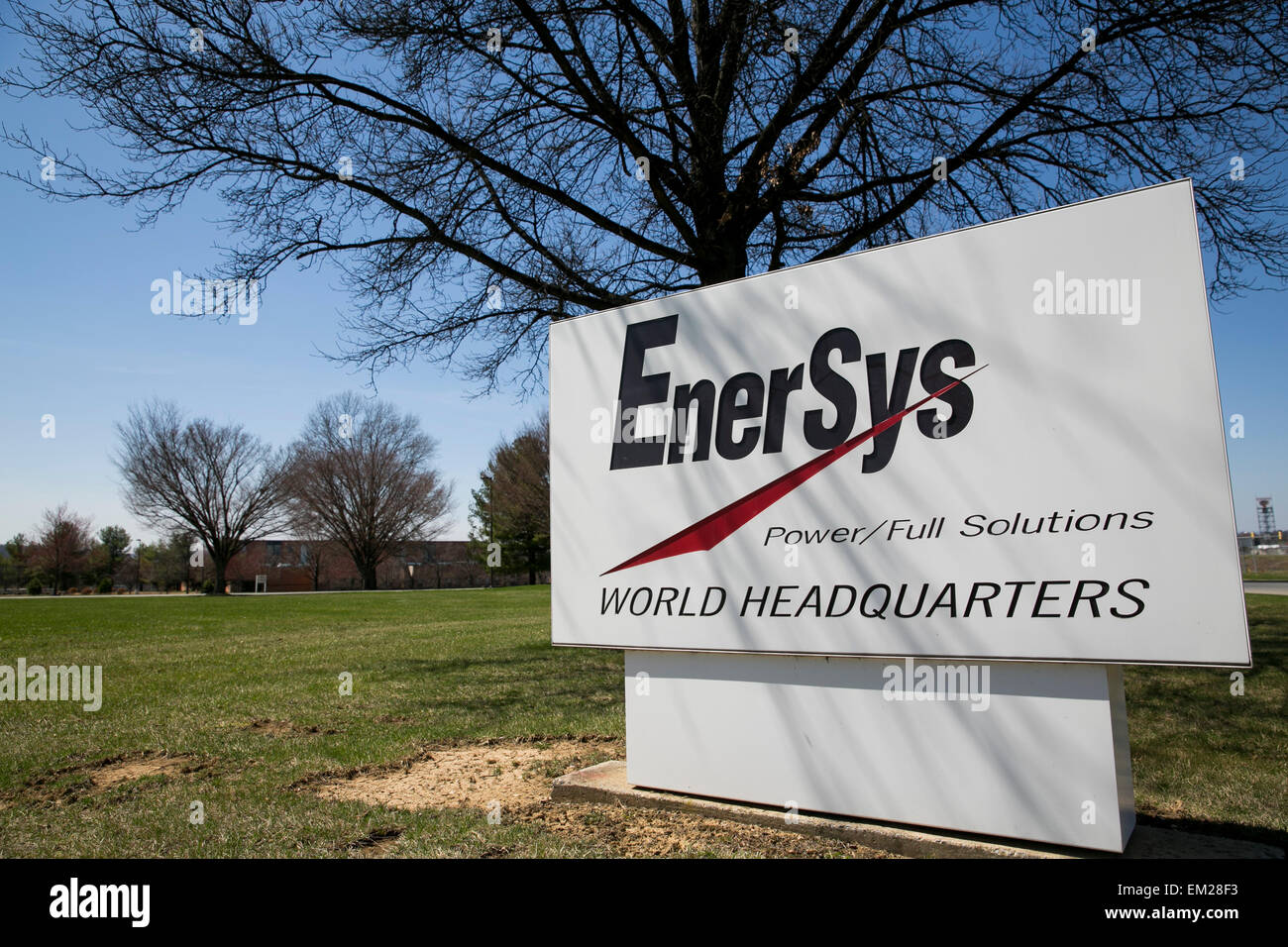 Un logo segno al di fuori della sede di Enersys nella lettura, Pennsylvania. Foto Stock