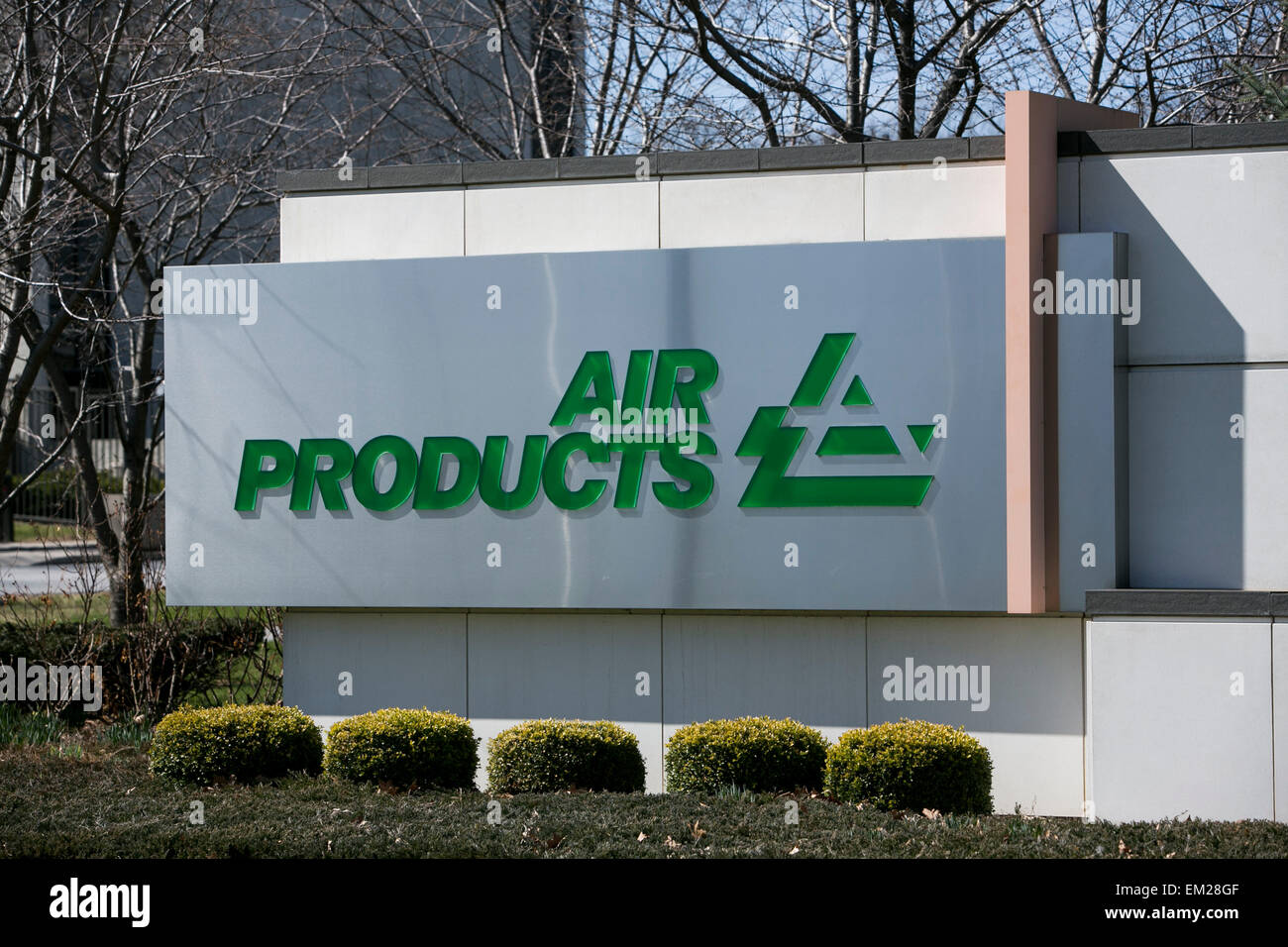 Un logo segno al di fuori della sede di Air Products e Chemicals, Inc. di Allentown, Pennsylvania. Foto Stock