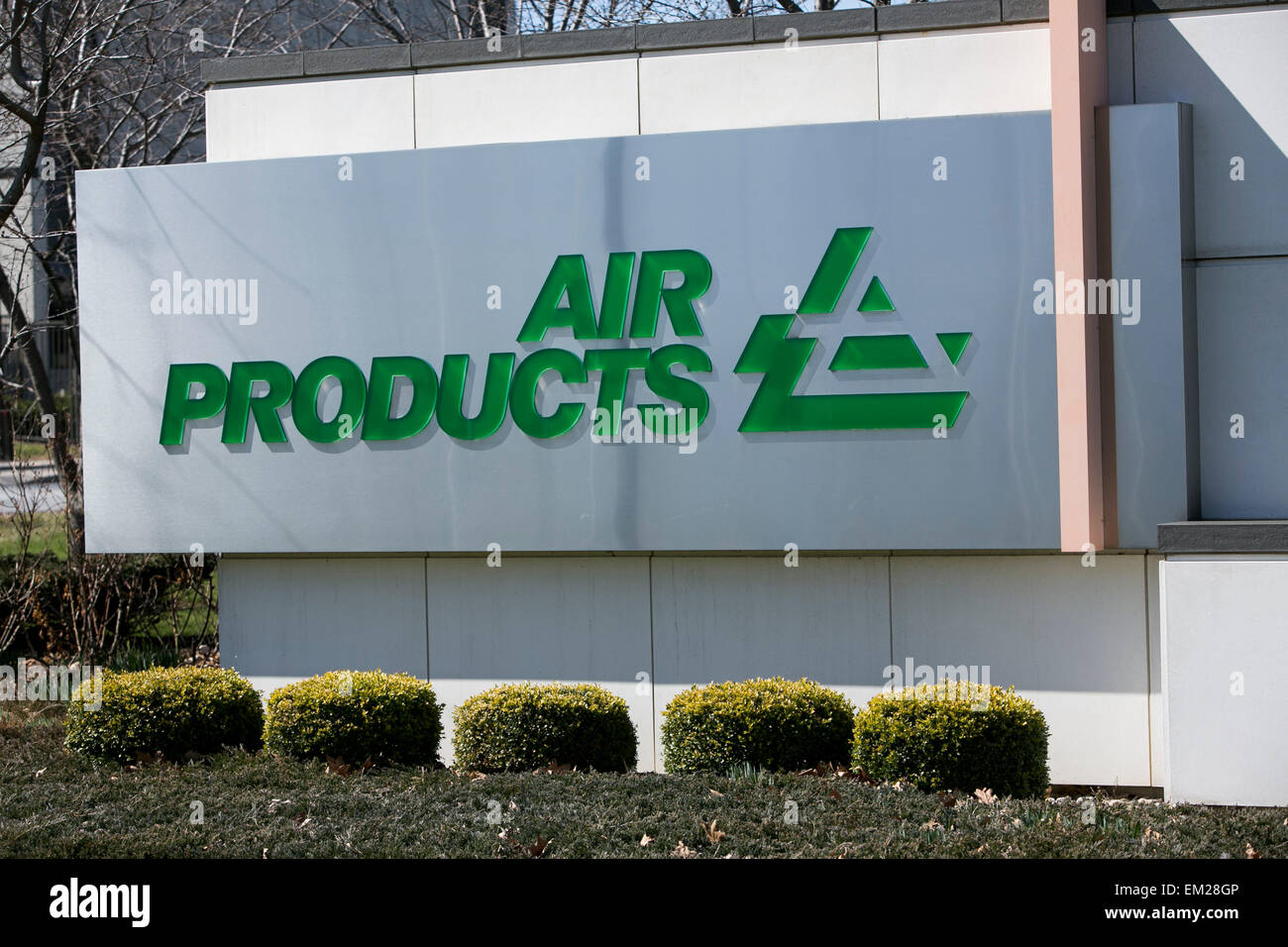 Un logo segno al di fuori della sede di Air Products e Chemicals, Inc. di Allentown, Pennsylvania. Foto Stock