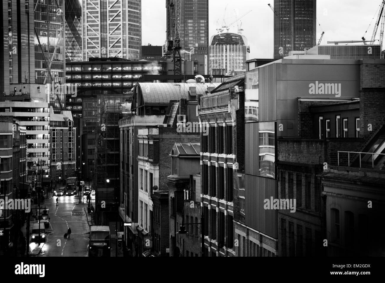 Catturare la città di interno occupato sensazione di strada a tendina. 141-145 Curtain Road, Londra, Regno Unito. Architetto: Duggan Morris Ar Foto Stock