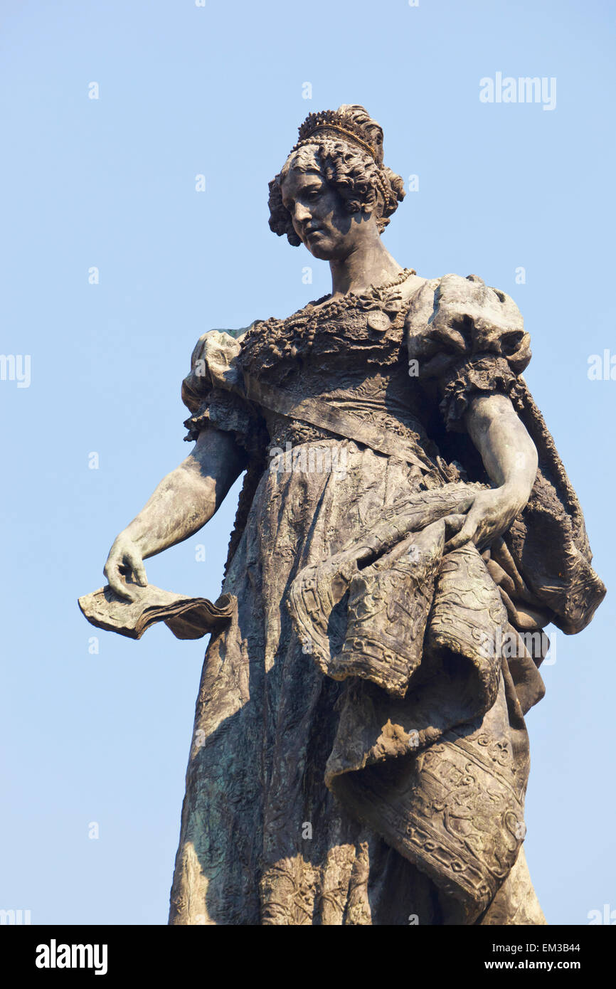 Statua di Maria Cristina delle Due Sicilie 1806-1878 4Th moglie del Re Ferdinando VII di Spagna; Madrid Spagna Foto Stock