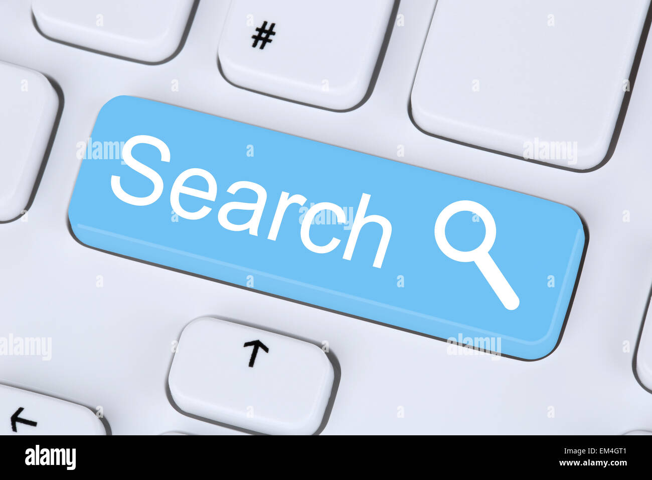 Online internet motore di ricerca sulla tastiera del computer Foto Stock