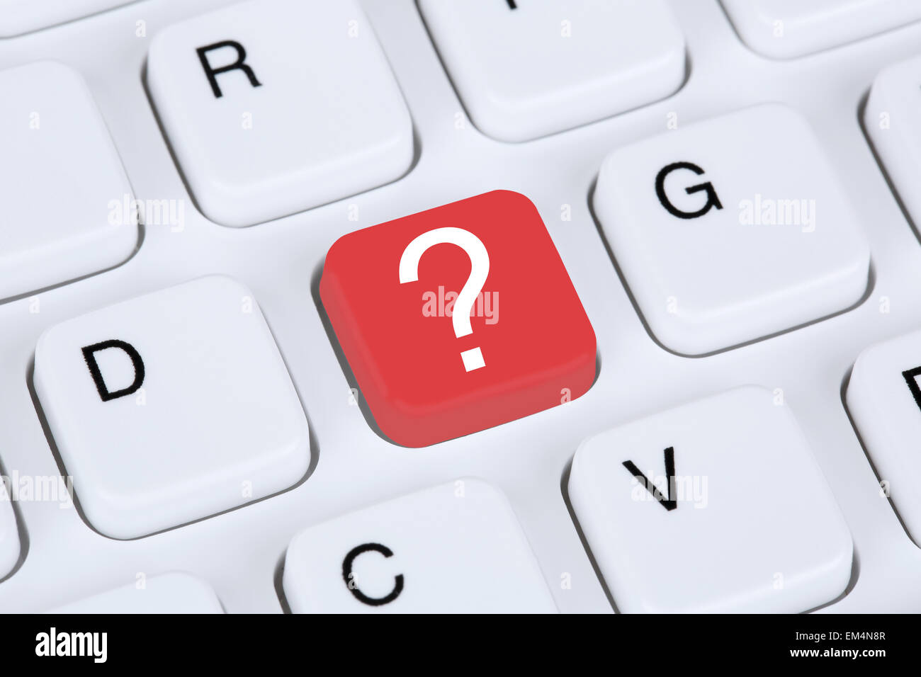 Tastiera per computer con punto interrogativo guida simbolo problema e soluzione Foto stock Alamy Tastiera per computer con punto interrogativo guida simbolo problema e soluzione Foto stock Alamy