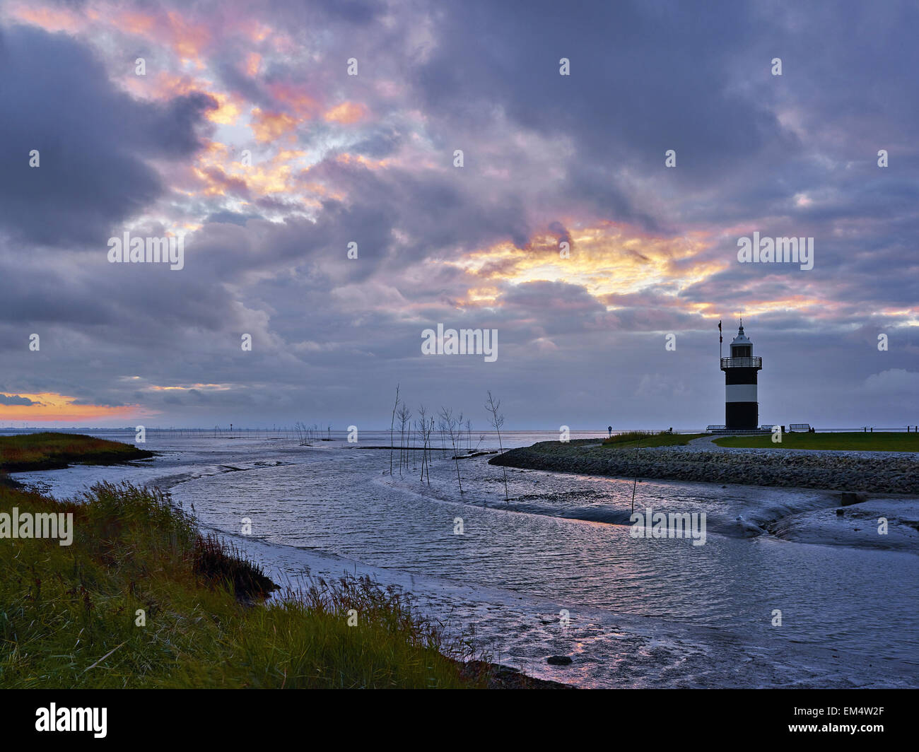 Faro Kleiner Preusse al porto di Wremen, Cuxhaven, Germania Foto Stock