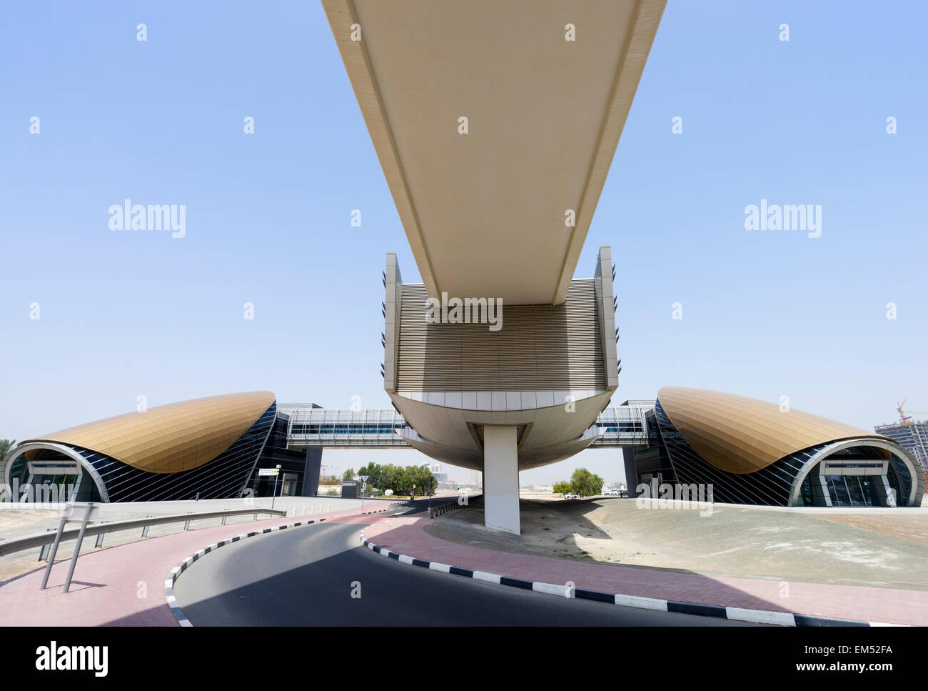 Moderna metropolitana stazione ferroviaria in Dubai Emirati Arabi Uniti Foto Stock