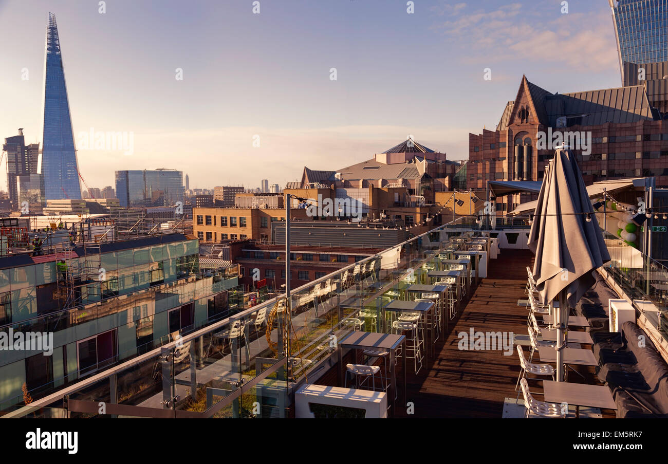 La Sky Lounge bar al Double Tree by Hilton di Londra, Regno Unito. Foto Stock