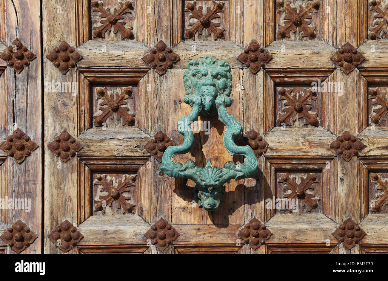 Spagna. La Catalogna. Sitges, Harbour Front, delle maniglie delle porte. Foto Stock