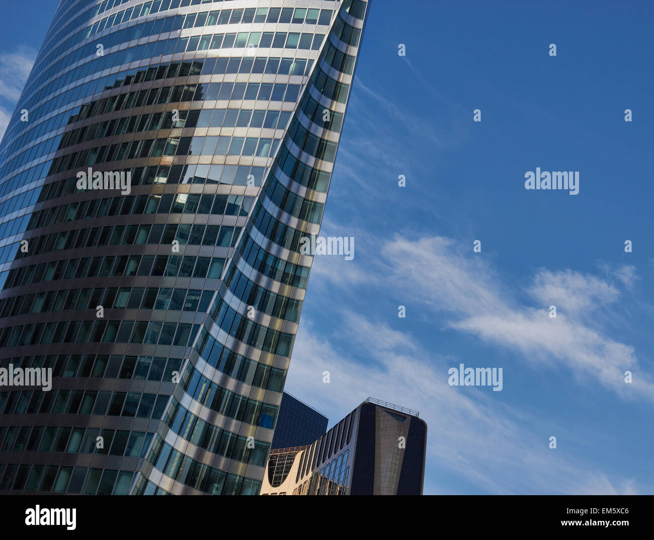 Il futuristico architettura contemporanea nel quartiere degli affari La Defense Parigi Francia Europa Foto Stock