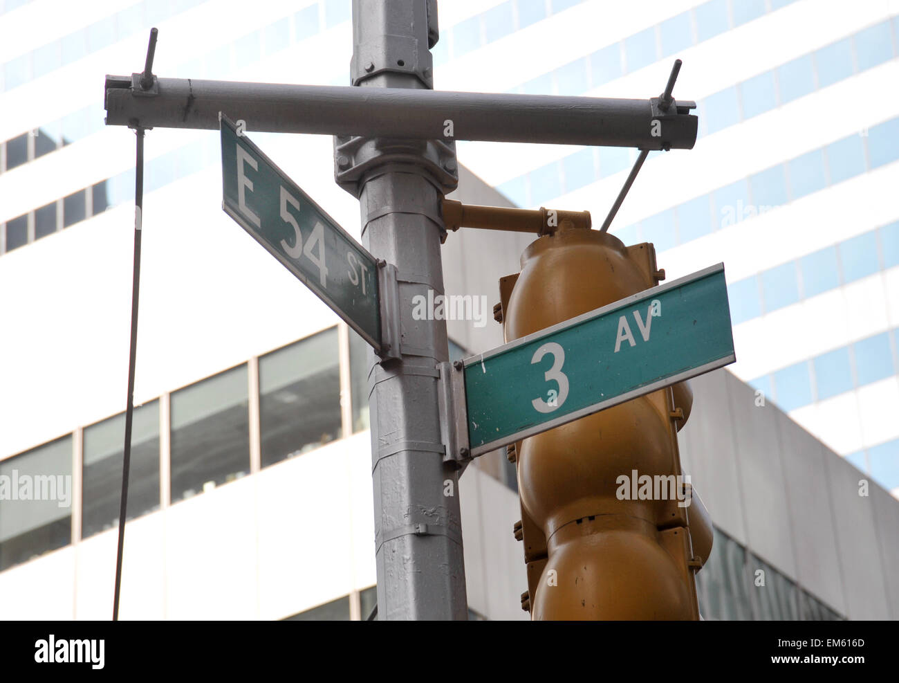 E54th Street e la terza Avenue, New York City NYC Foto Stock