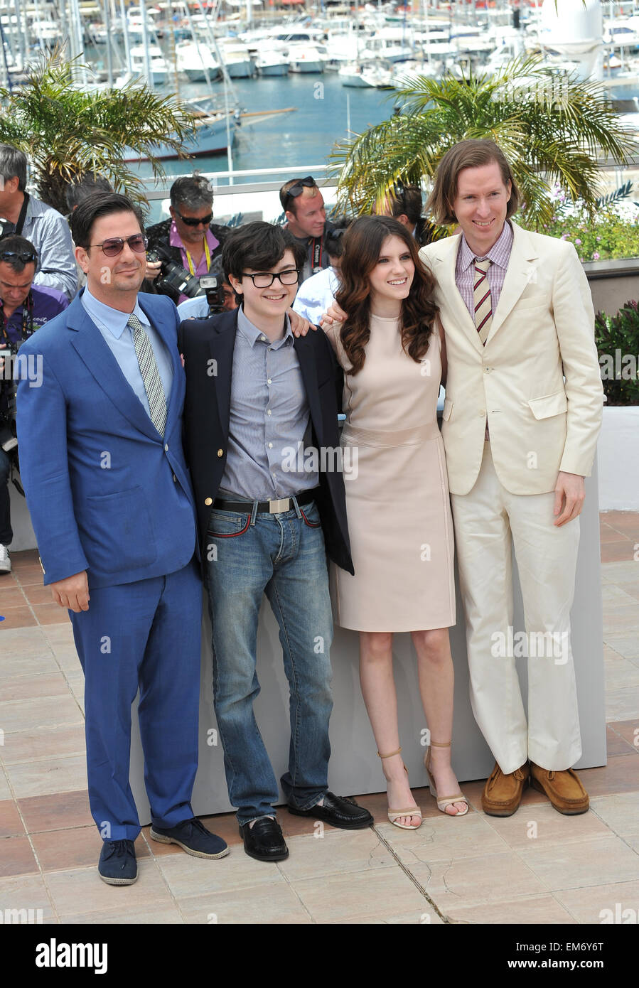 CANNES, Francia - 16 Maggio 2012: RtoL: Direttore di Wes Anderson, Kara Hayward, Jared Gilman & Roman Coppola al photocall per il loro nuovo film 'Moonrise unito" al sessantacinquesimo Festival de Cannes. Maggio 16, 2012 Cannes, Francia Foto Stock