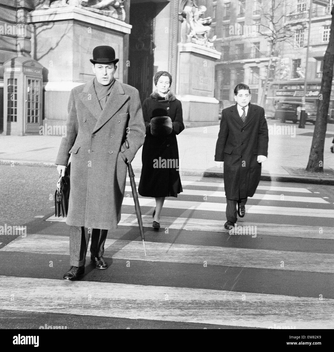 Autore Nancy Mitford foto lasciando corte dopo la sua petizione per il divorzio è stata interrotta 16 dicembre 1957. Foto Stock