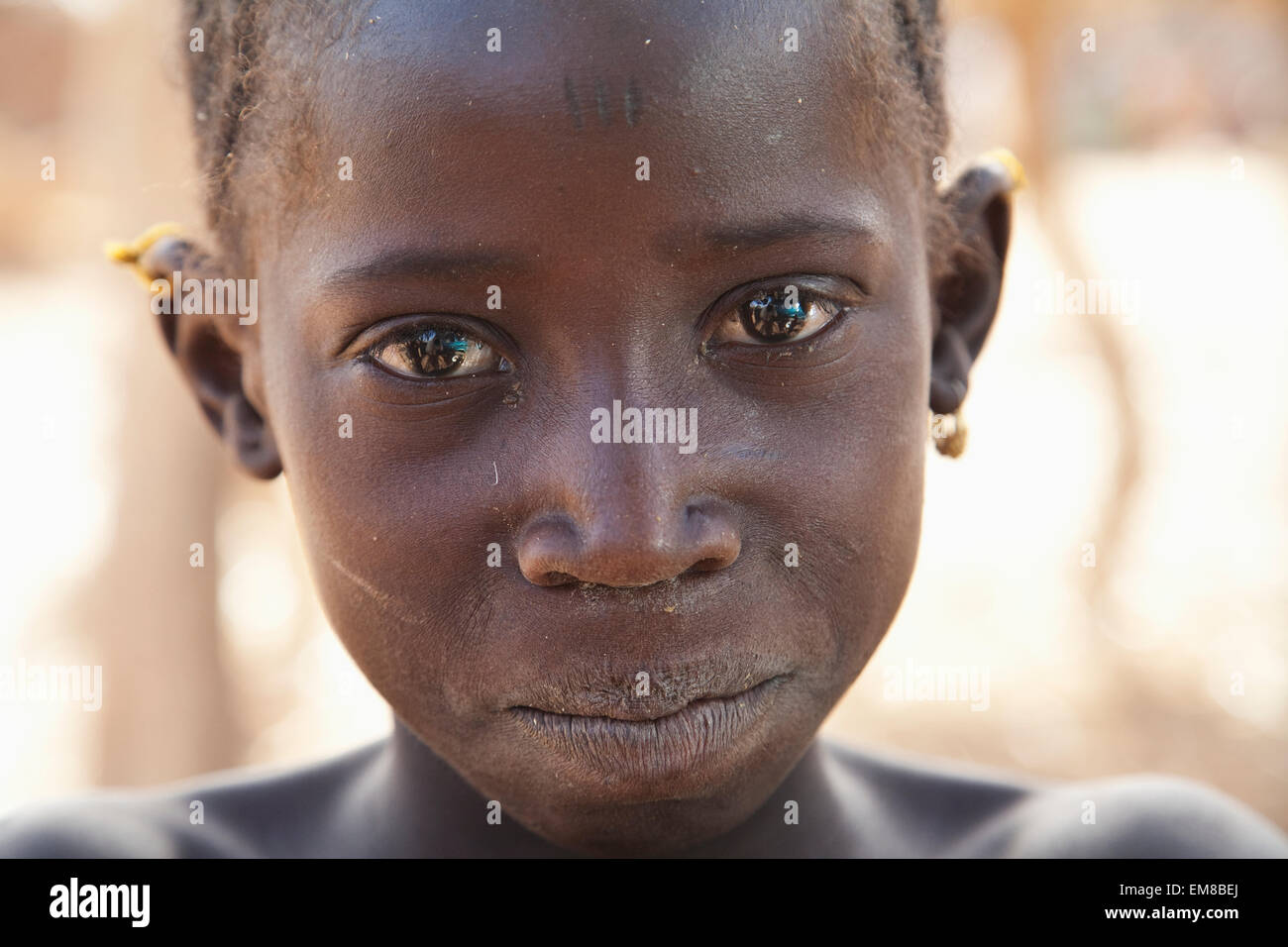 Ritratto di una ragazza Fulani in Youga, Mali Foto Stock
