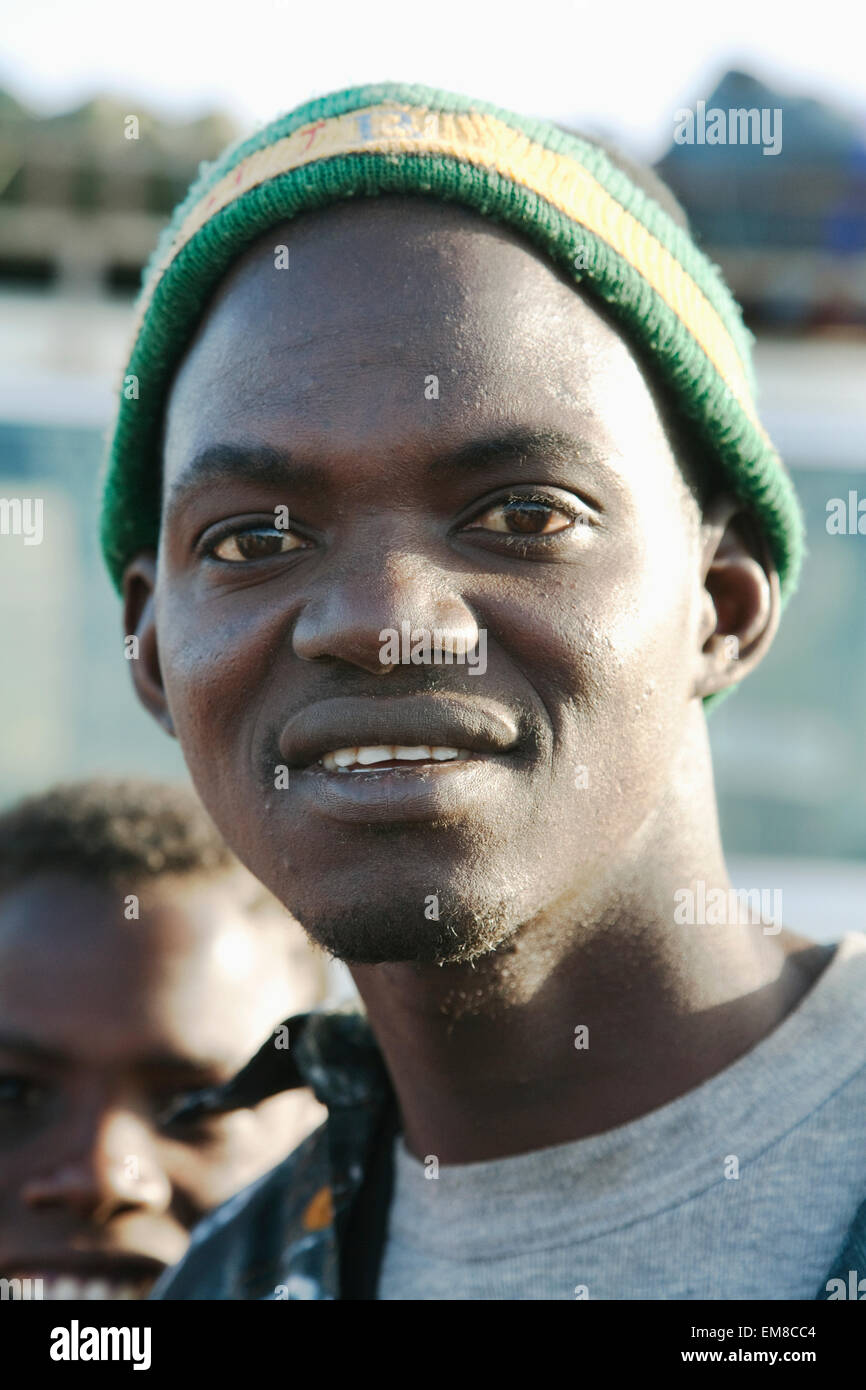 Close-up di un giovane uomo di Bamako, in Mali Foto Stock