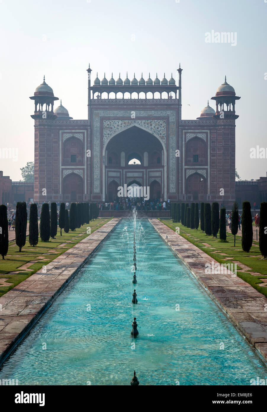 L'ingresso sud del Taj Mahal, Agra, India Foto Stock