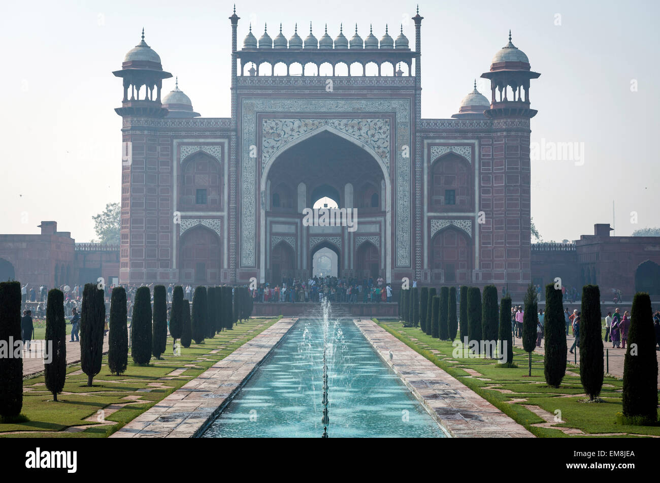 L'ingresso sud del Taj Mahal, Agra, India Foto Stock
