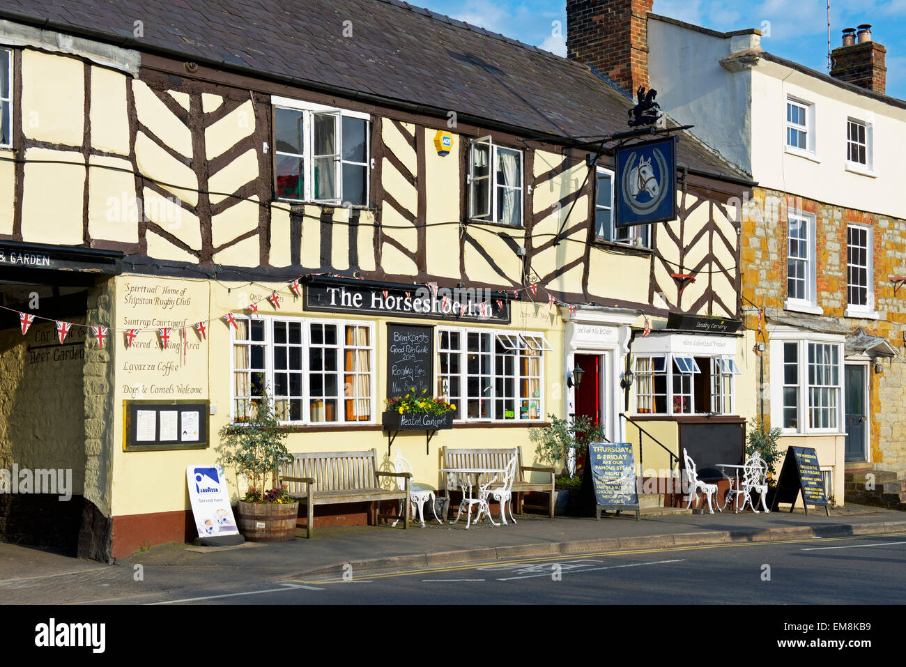 Il pub a ferro di cavallo, Shipston on Stour,Warwickshire, Inghilterra, Regno Unito Foto Stock