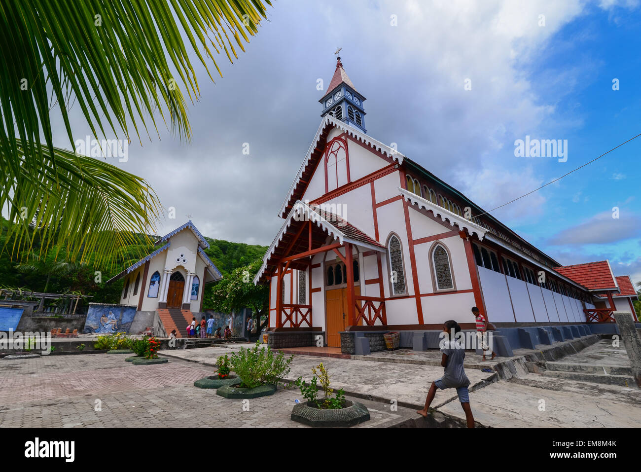 Chiesa di Sant'Ignazio Loyola, antica chiesa cattolica costruita in architettura tradizionale a Sikka, sull'isola di Flores, Indonesia. Foto Stock