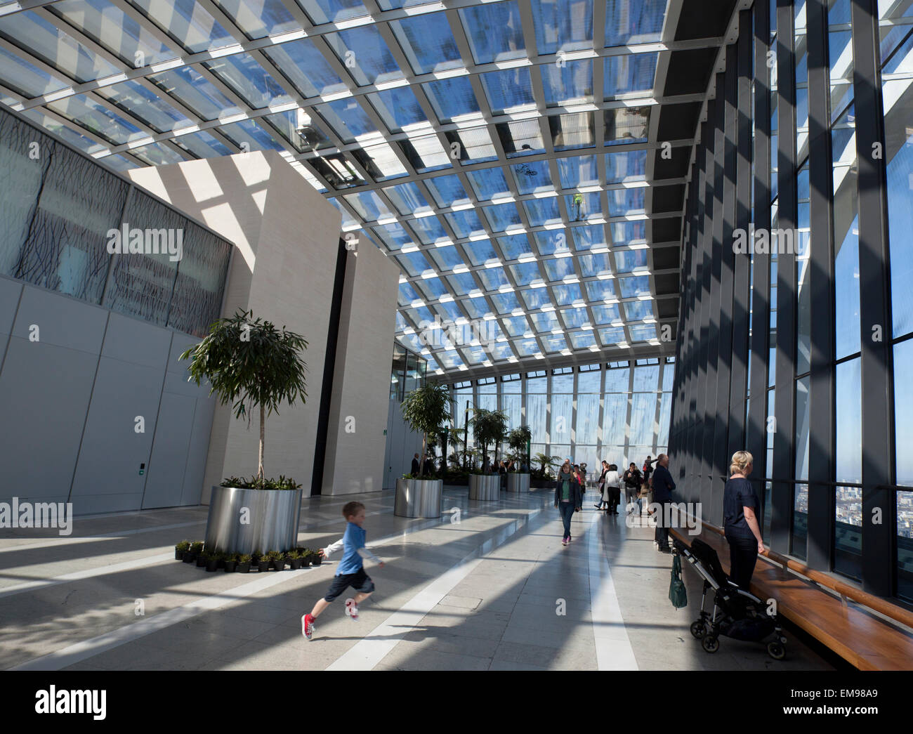 Sky Garden all'interno del walkie talkie building, Londra Foto Stock