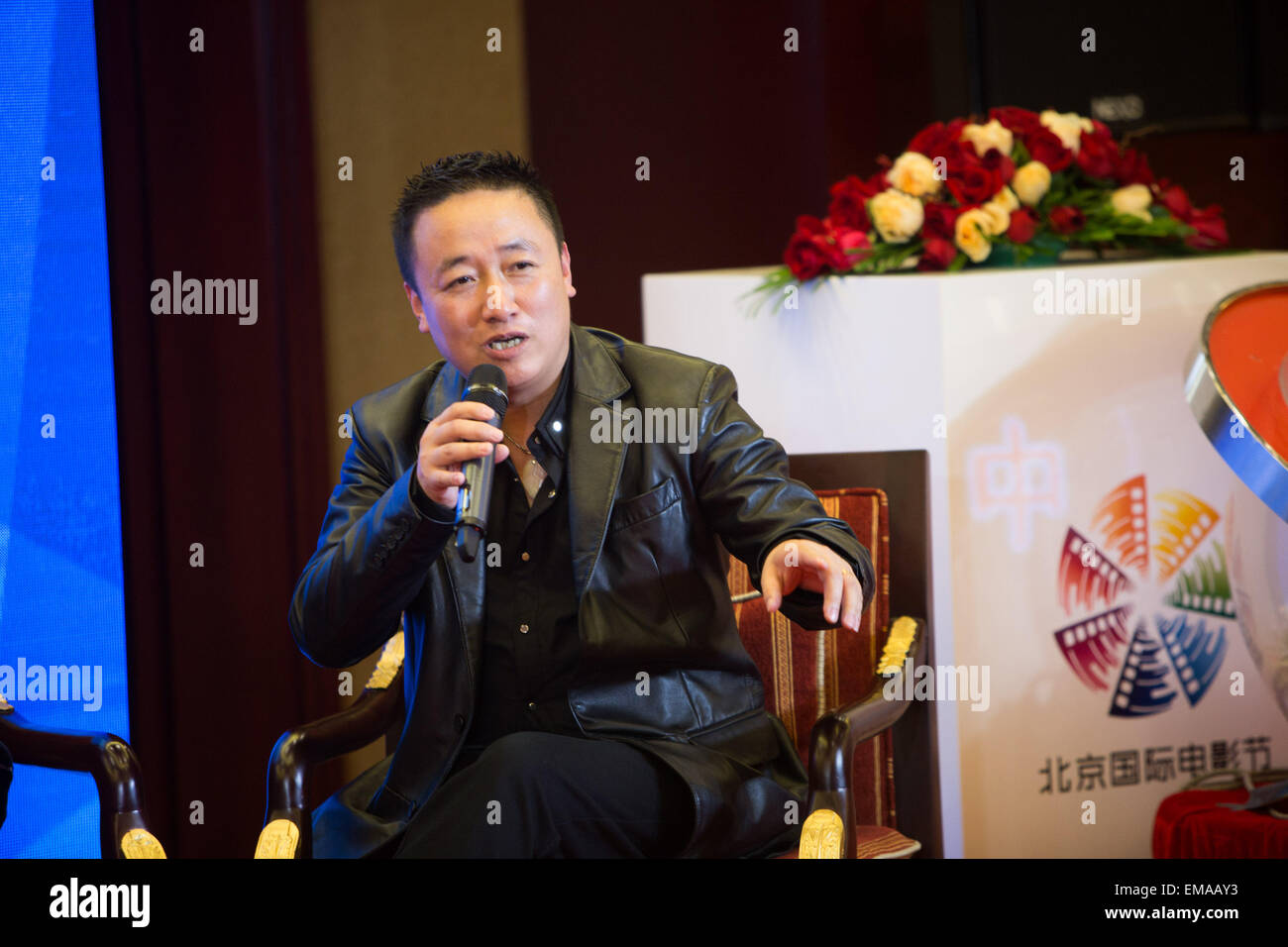 Pechino, Cina. Xviii Apr, 2015. Ye Weimin, Presidente della pellicola Dangtian, parla al Forum della gioventù cinese Critici Cinematografici durante il quinto Beijing International Film Festival (BJIFF) a Pechino, capitale della Cina, 18 aprile 2015. © Zhang Cheng/Xinhua/Alamy Live News Foto Stock