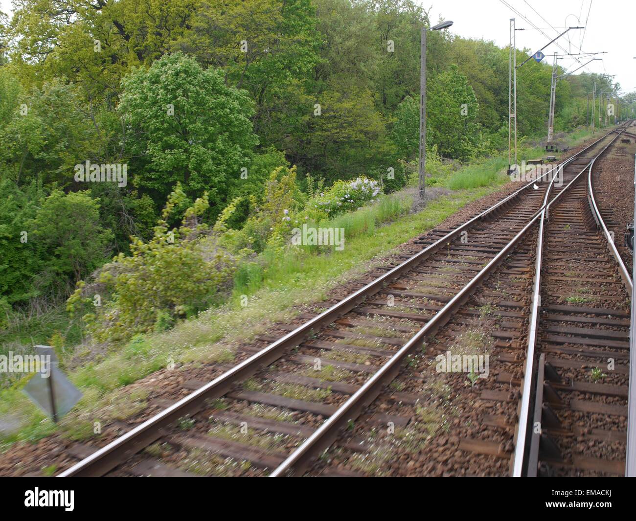I binari ferroviari sullo sfondo di paesaggi Foto Stock