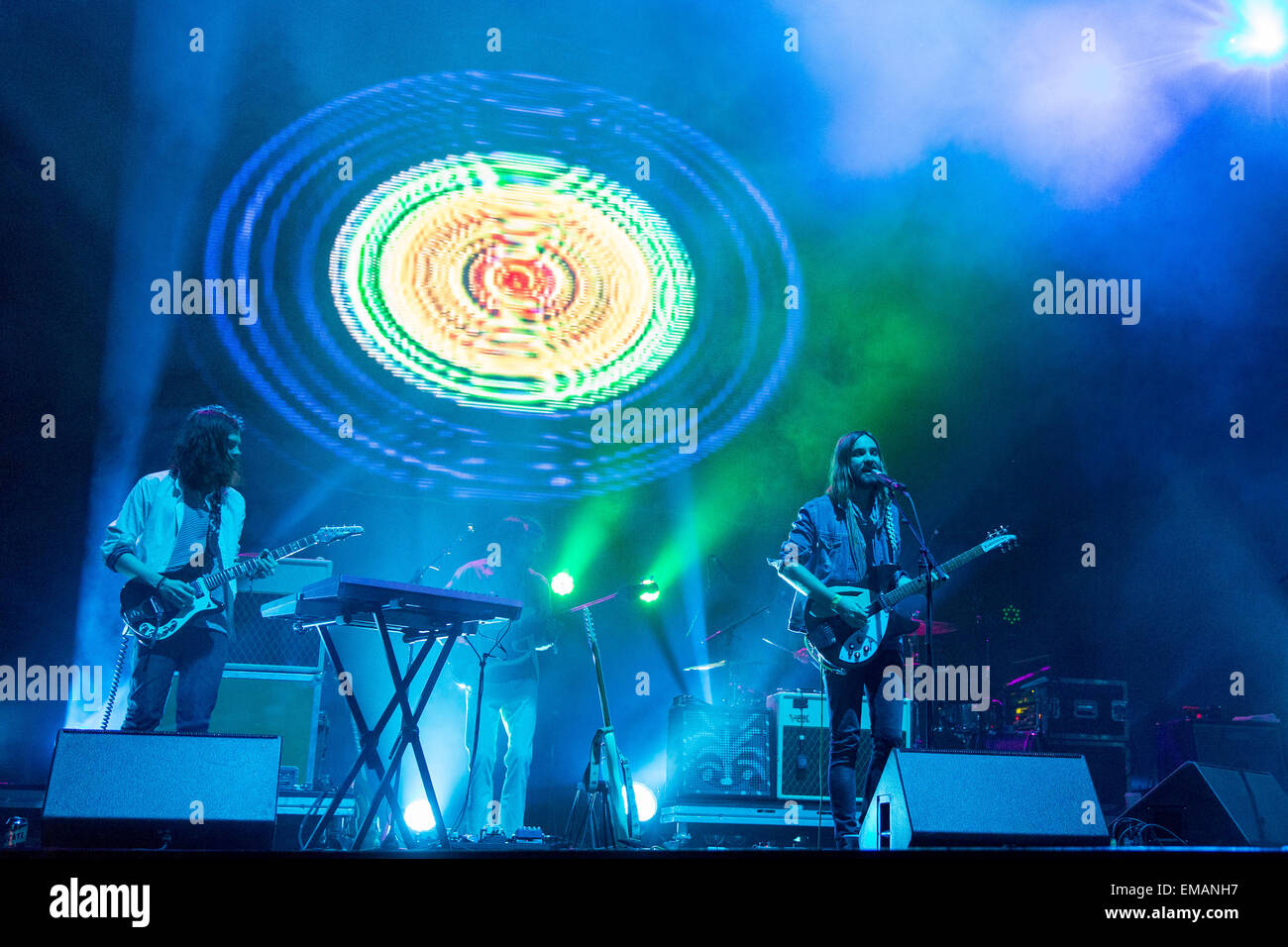 Indio, California, Stati Uniti d'America. Xvii Apr, 2015. Tame Impala esibirsi dal vivo durante la tre giorni di musica di Coachella e Arts Festival presso Empire Polo Club di Indio, California Credit: Daniel DeSlover/ZUMA filo/Alamy Live News Foto Stock