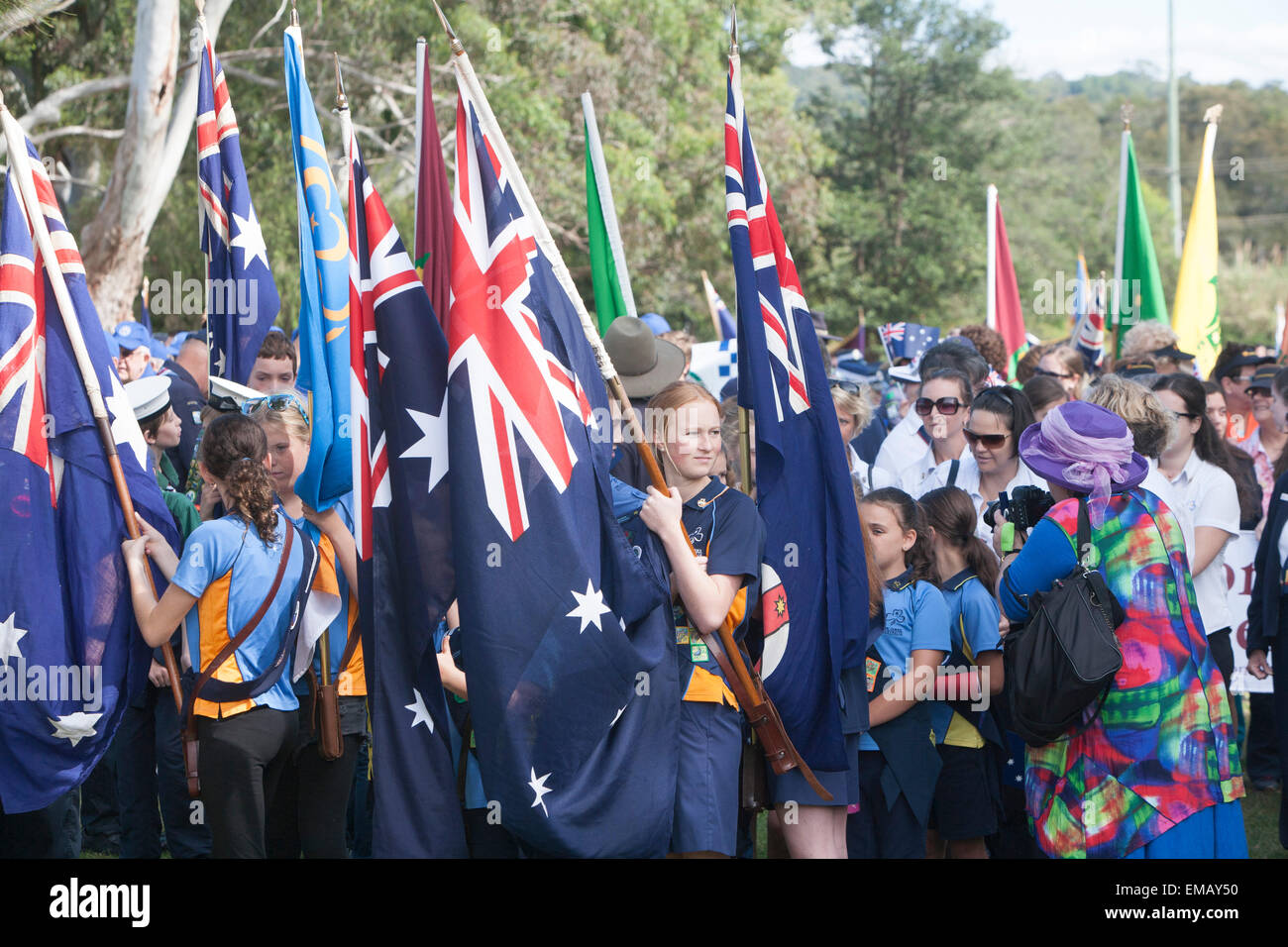 Sydney, Australia. 19 Aprile, 2015. ANZAC e commemorative centenario marzo lungo la strada pittwater Warriewood per celebrare i cento anni di Anzac Credito: martin berry/Alamy Live News Foto Stock