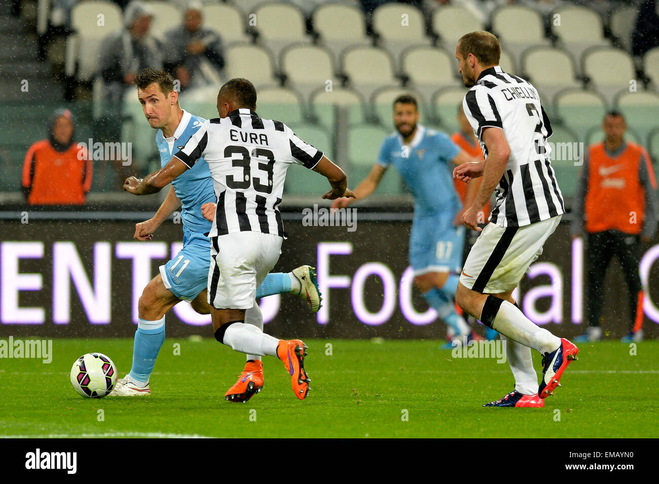 Torino, Italia. Xix Apr, 2015. Di calcio della Serie A. La Juventus contro la Lazio. Miroslav KLOSE chiuso come egli cerca di trovare un modo per l'obiettivo © Azione Sport Plus/Alamy Live News Foto Stock