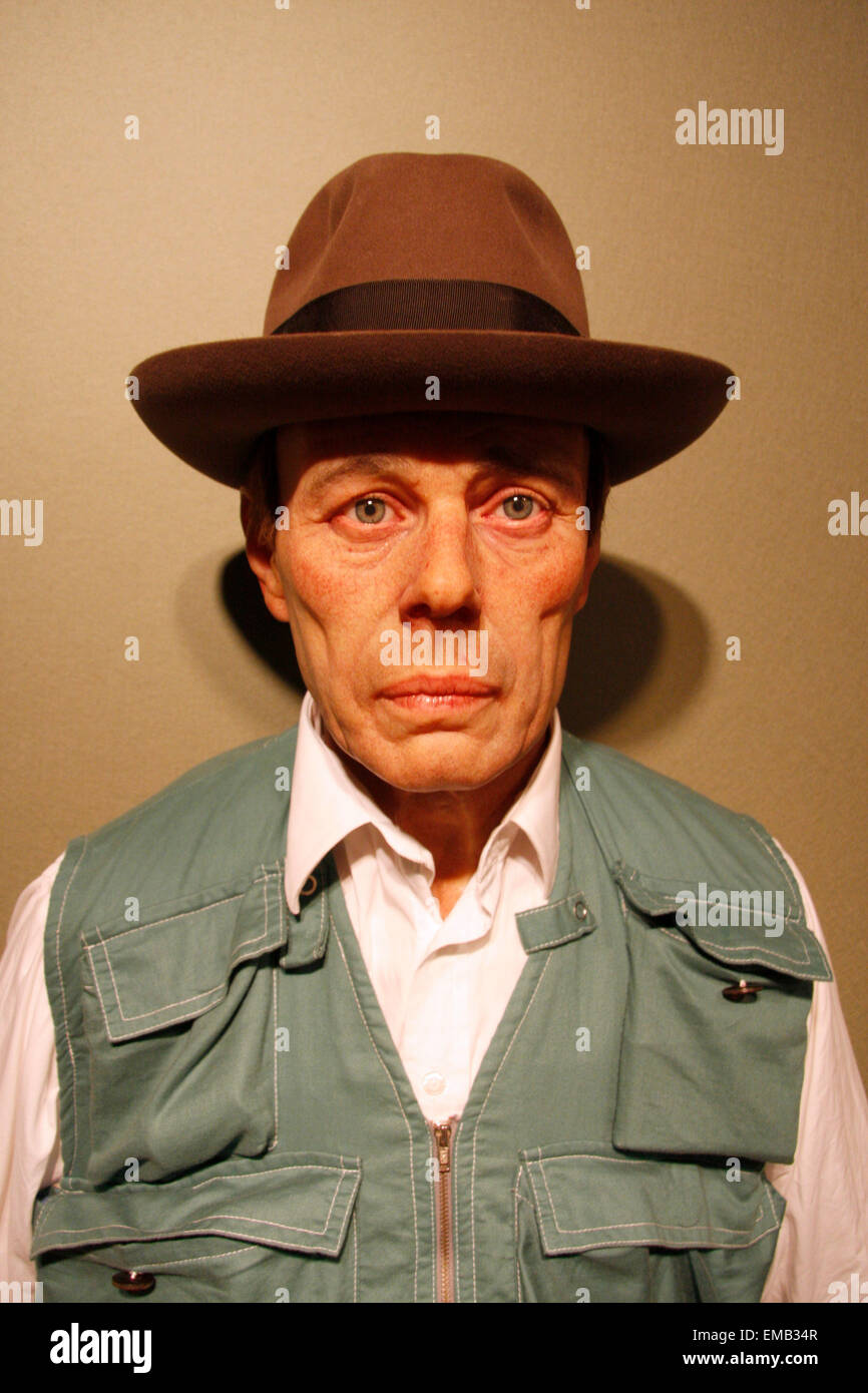 Joseph Beuys - Wachsfigur bei Madame Tussauds, 10. Juli 2008, Unter den Linden, Berlin-Mitte. Foto Stock