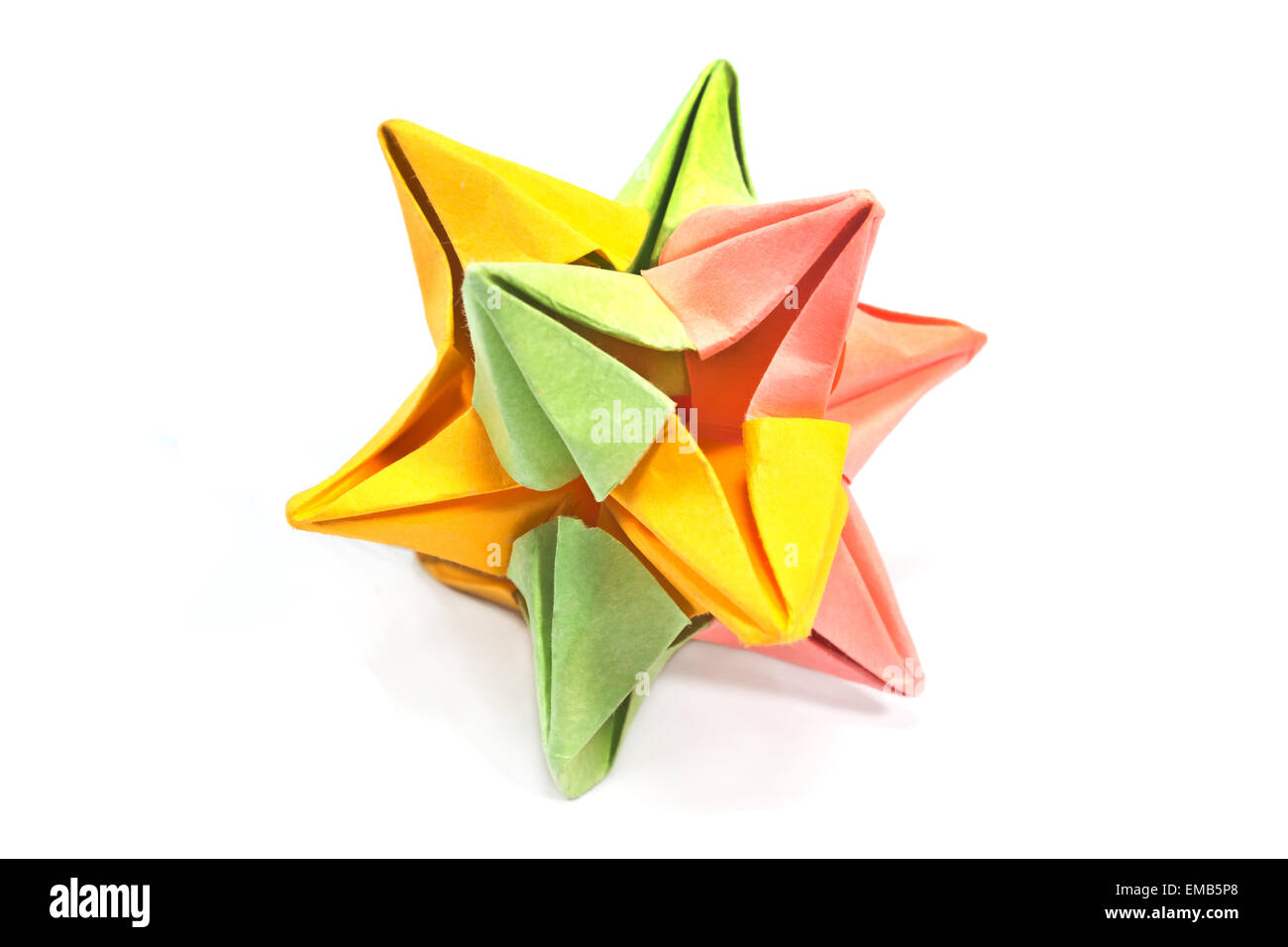 La carta colorata origami star isolato su bianco Foto Stock