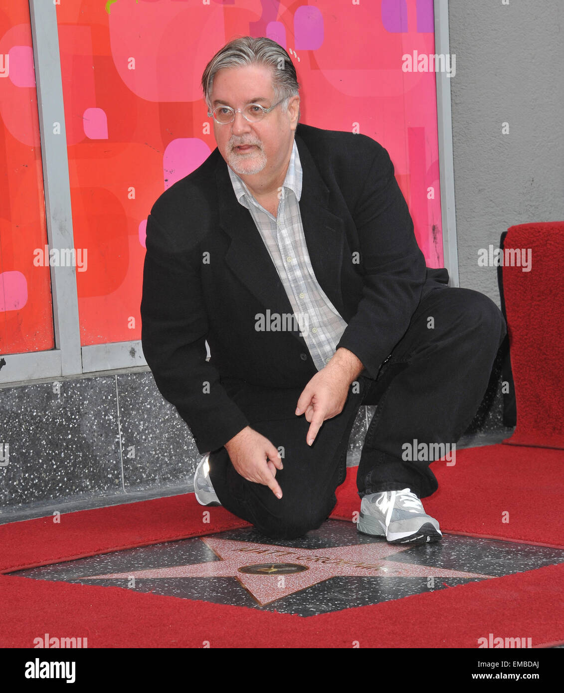 LOS ANGELES, CA - 14 febbraio 2012: "The Simpsons' creatore Matt Groening sulla Hollywood Boulevard dove fu onorato con la 2,459th della stella sulla Hollywood Walk of Fame. Febbraio 14, 2012 a Los Angeles, CA Foto Stock
