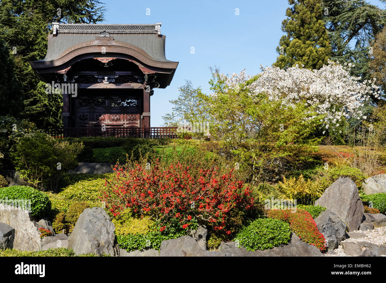 Il giapponese Gateway Chokushi-Mon nei Kew Gardens, Londra Inghilterra Regno Unito Regno Unito Foto Stock