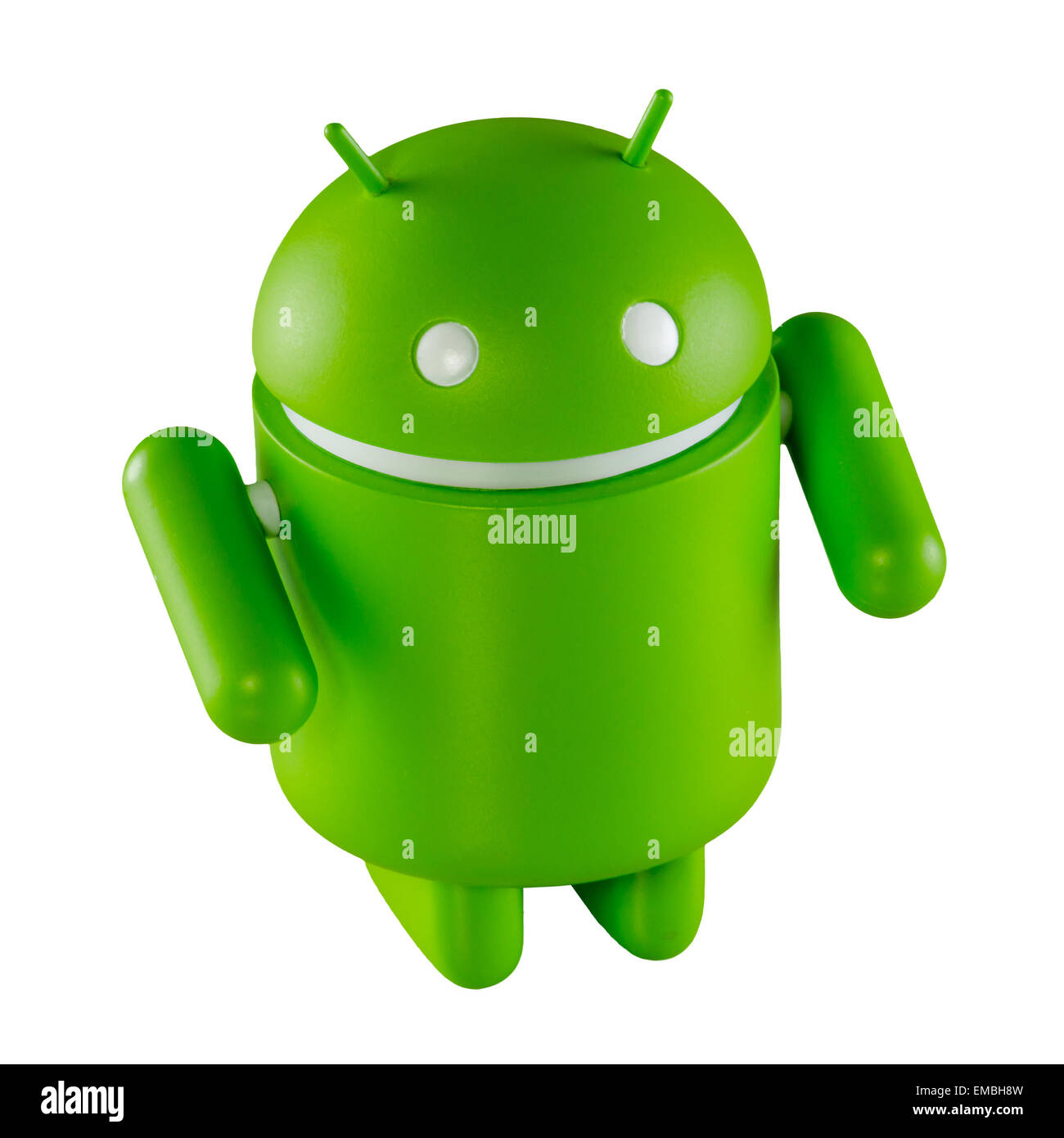 Androide robot con le braccia in alto, celebrando la vittoria, isolato su sfondo bianco Foto Stock